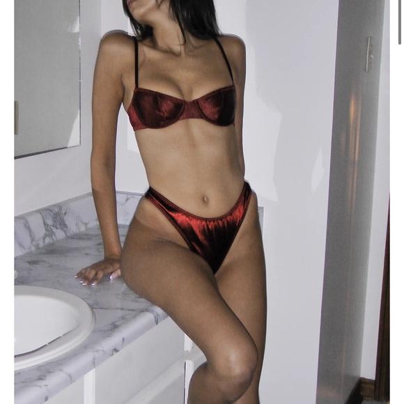 Red Bikini Set - Picture 4 of 4